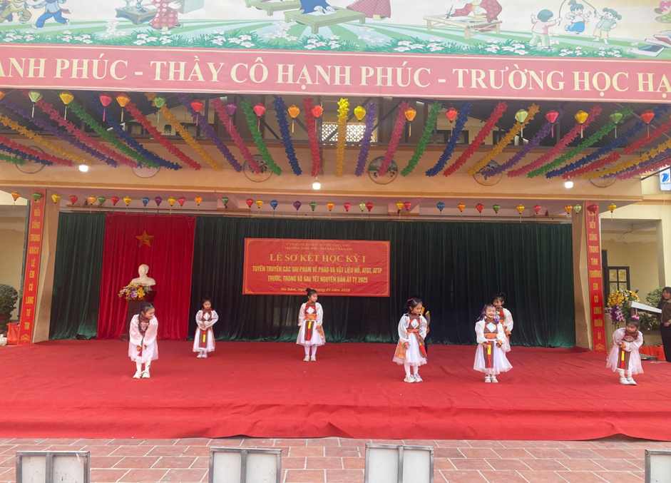 KẾT THÚC MỘT HỌC KỲ VỚI NIỀM TỰ HÀO VÀ QUYẾT TÂM