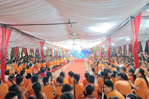 Trường TH thị trấn Na Sầm tổ chức Chương trình vui Trung thu "Đêm hội trăng rằm"